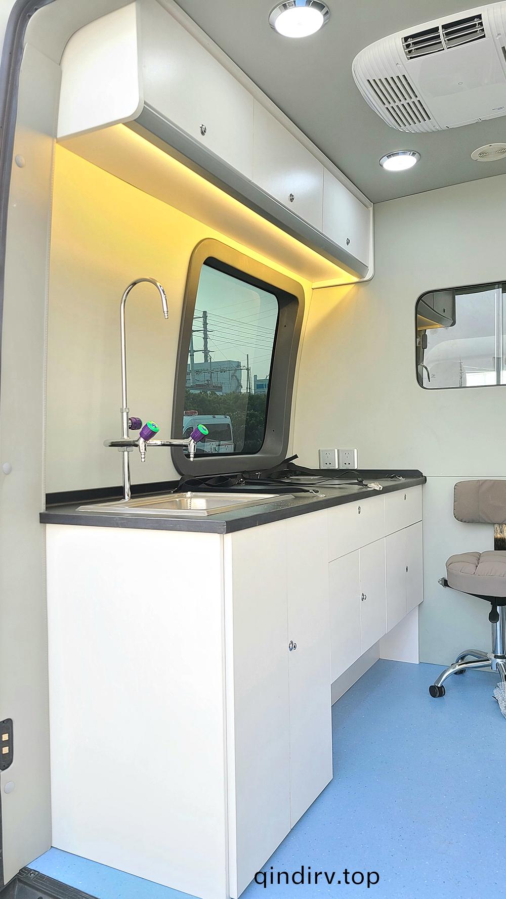 食(shi)品(pin)檢(jian)測車(che)